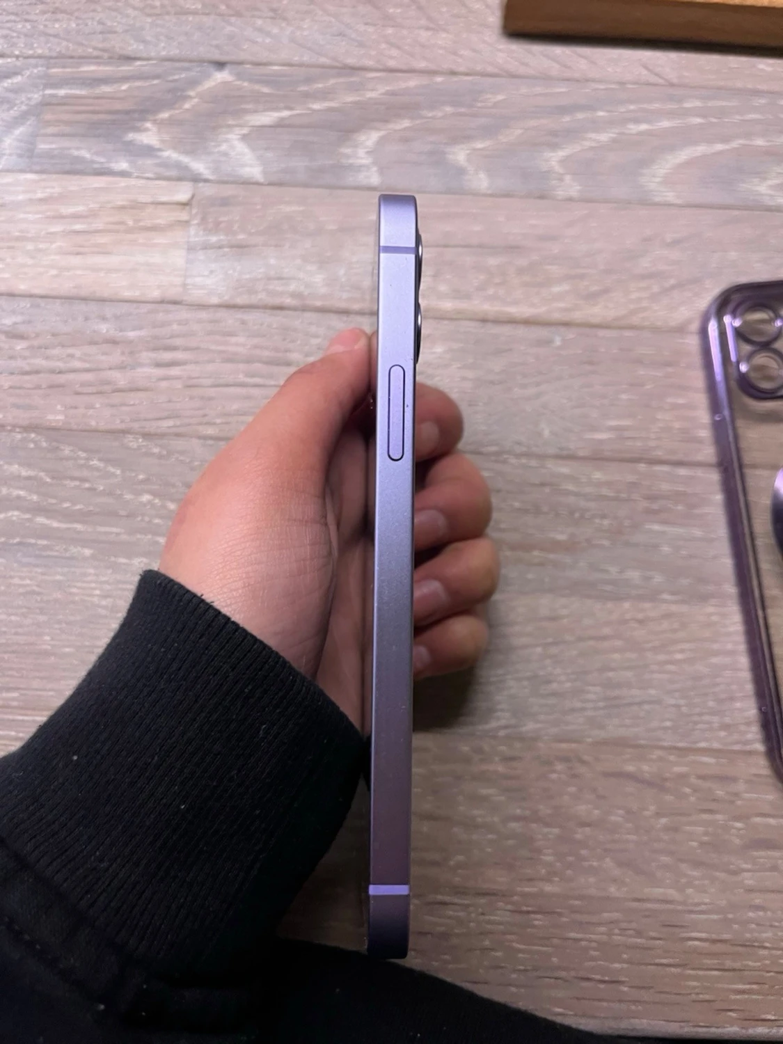 Lila iPhone 12 med MagSafe-skal - 4