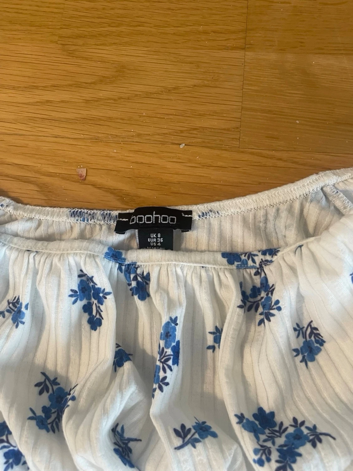 Vit blommig långärmad klänning - 2