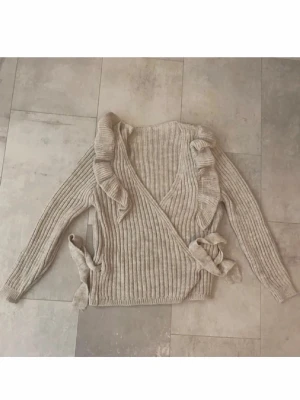 Omlott kofta  - Superfin omlott kofta från Missay!💞💞