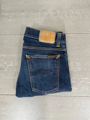 Nudie Jeans  - Säljer nu dessa Nudie Jeans, W31 o L32 med mått ca 38 o 102,5 cm. skriv för fler bilder/frågor🙌🏼