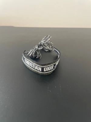 Dior Armband  - Christian Dior J’adior || skick 10/10 || storlek justerbar || pris kan diskuteras!