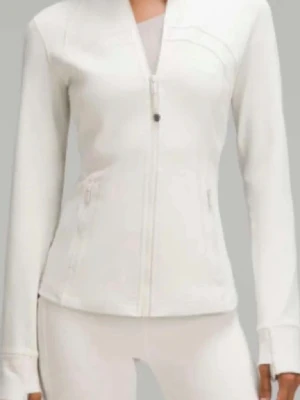 Lululemon define jacket - Lululemon define jacket i färgen bone. Storlek 8.
