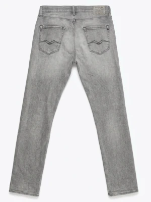  Replay jeans  - Replay jeans med en storlek på 27/28. Passar till mycket och är riktigt populär och syns tydligt bak att man bär de med sömnen