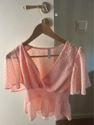 Rosa blus - Supersöt rosa blus från Amisu/ New yorker, mycket bra skick