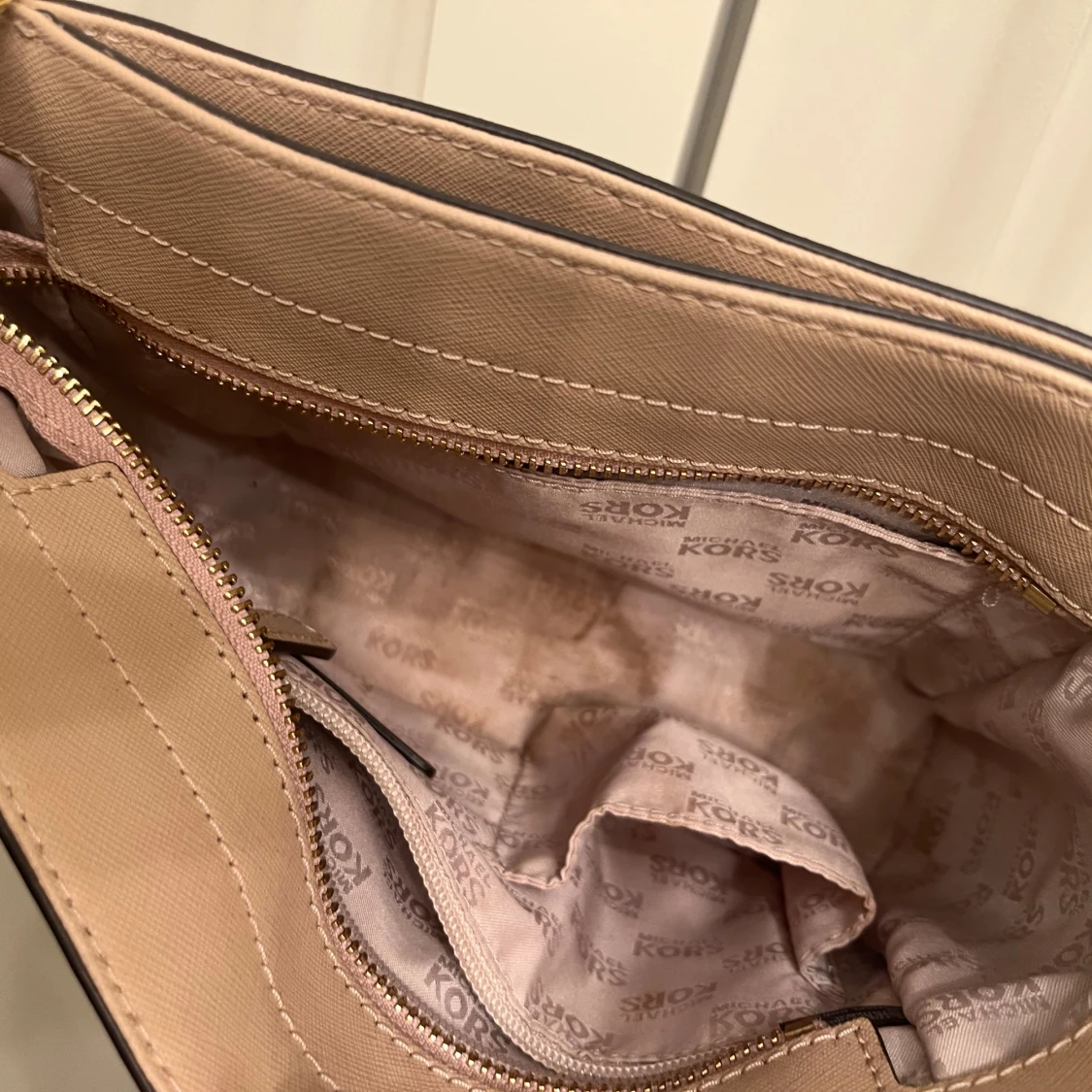 Michael Kors Hamilton Axelremsväska  - 93