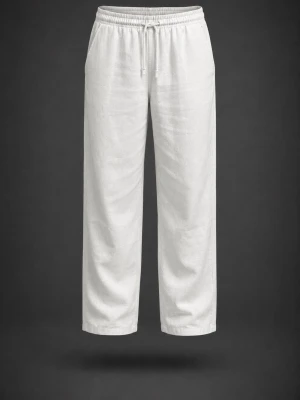Vita linnebyxor  - Säljer ett par vita linnebyxor med avslappnad passform och elastisk midja med dragsko. Byxorna har raka ben och sidofickor, perfekta för en chill och stilren look. Materialet är svalt linne som passar grymt till sommaren.
