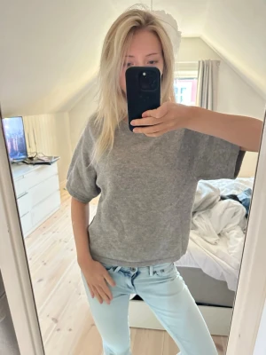 stickad tröja från other stories  - knappt använd, perfekt till hösten 