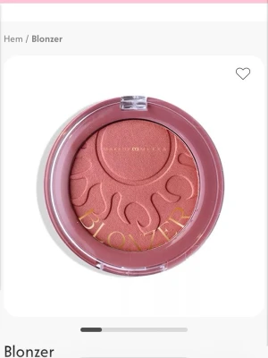 Smink och blandat  - Säljer ett bronzer, läppolija fråb makeup Mekka och en duschtvål från apolosophy. De här säljs tillsammans 😊