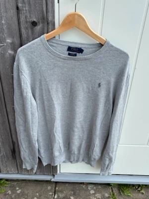 Grå tröja från Polo Ralph Lauren - Grå Ralph Lauren tröja | Storlek M | Mycket bra skick! | Ställ gärna frågor 🙌🏼