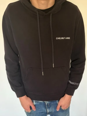 Helmut Lang hoodie - Helmut Lang hoodie | Storlek S | Myclet fint skick | Modellen på bilden är 185