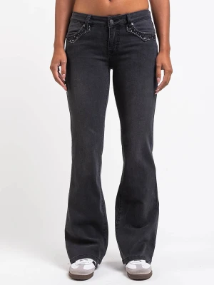 Mörkgrå bootcut jeans med coola fickor - Snygga mörkgrå bootcut jeans med dekorativa nitar på framfickorna och detaljerade bakfickor. Innerbenslängd: 85, midjemått: 33. 