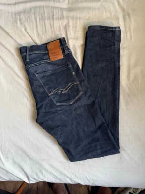 Replay Ambass jeans - Fina jeans utan skador någonstans, varken skrev eller fickor || Skinny jeans || Storlek 31 || Ett par mörka marinblå || Kan va lite solblekta 