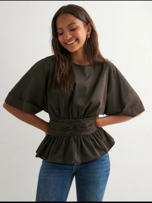 Mörkbrun blus - Mörkbrun puff blus med stora ärmar💗
