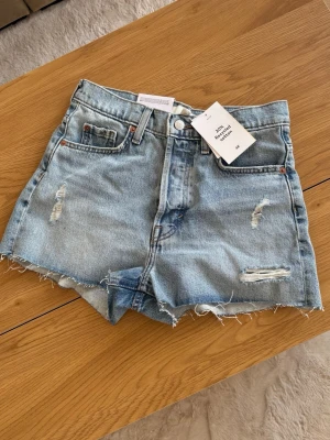 High waist jeansshorts - Säljer pga att de är för små🩷 Nytt skick - alla lappar kvar 