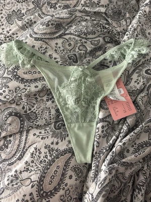 Hunkemöller Trosa  - En grön hunkemöller Trosa i strl S ny med prislapp😊