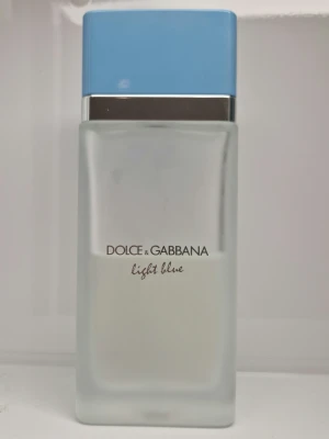 Dolce & Gabbana Light Blue EdT 100ml - Har tyvärr inte kvar kartong. Säljer då jag har för många parfymer.