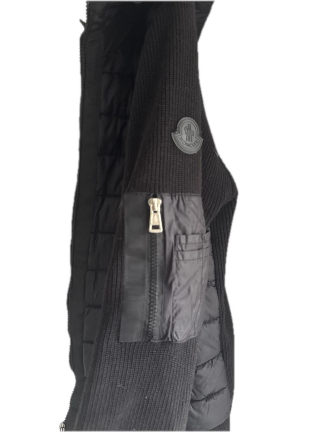 Svart pufferjacka med huva från Moncler - 1