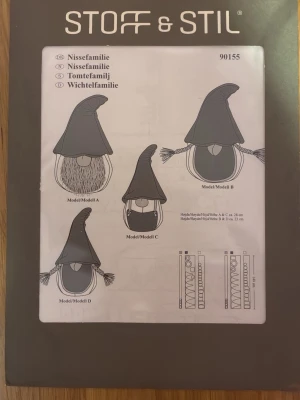 Mönsterark Tomtefamilj Stoff & Stil - Säljer ett mönsterark från Stoff & Stil för att sy en tomtefamilj. Innehåller instruktioner och mallar för fyra olika modeller av tomtar med luva och skägg. Perfekt för dig som gillar att pyssla och skapa egna dekorationer till jul.