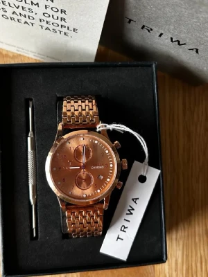 Triwa Klocka Rosé - Triwa Lansen Chronograr. Helt oanvänd. Plast och etiketter är kvar. 
