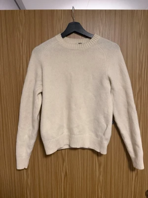 Uniqlo Tröja - Storlek S 