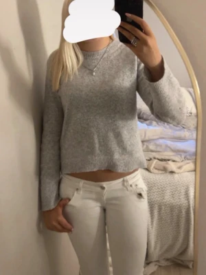  Stickad tröja -  Jättefin, men kommer inte till användning ☺️