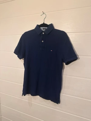 Tommy Hilfiger Piké Mörkblå S - Storlek: S, Material: 100% Bomull, bra skick!!