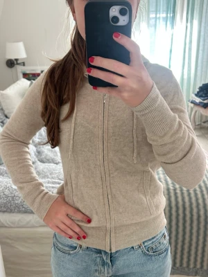 Beige softgoat hoddie - Säljer min softgoat hoddie!