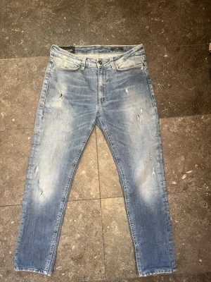 Dondup jeans  - Plagg: Jeans Märke/Modell: Dondup Storlek: 28 Skick: Mycket bra  Vid frågor är det bara att skriva