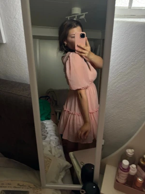 Klänning - Heeej skriv till mig om du har någon fundering eller vill ha fler bilder🥰😇❤️