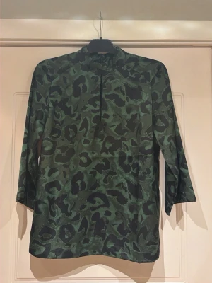 Green Leopard Print Tunic - Fin 