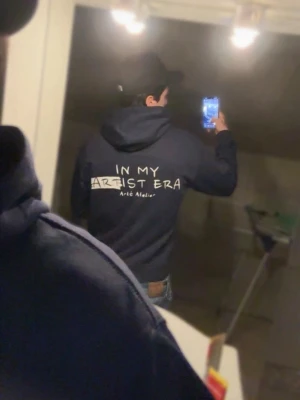 Hoodie  - Säljer denna super feta hoodien ifrån Arte Atelier med super snygg design! Storlek L sitter mindre! Hör av er vid funderingar! Helt ny! 