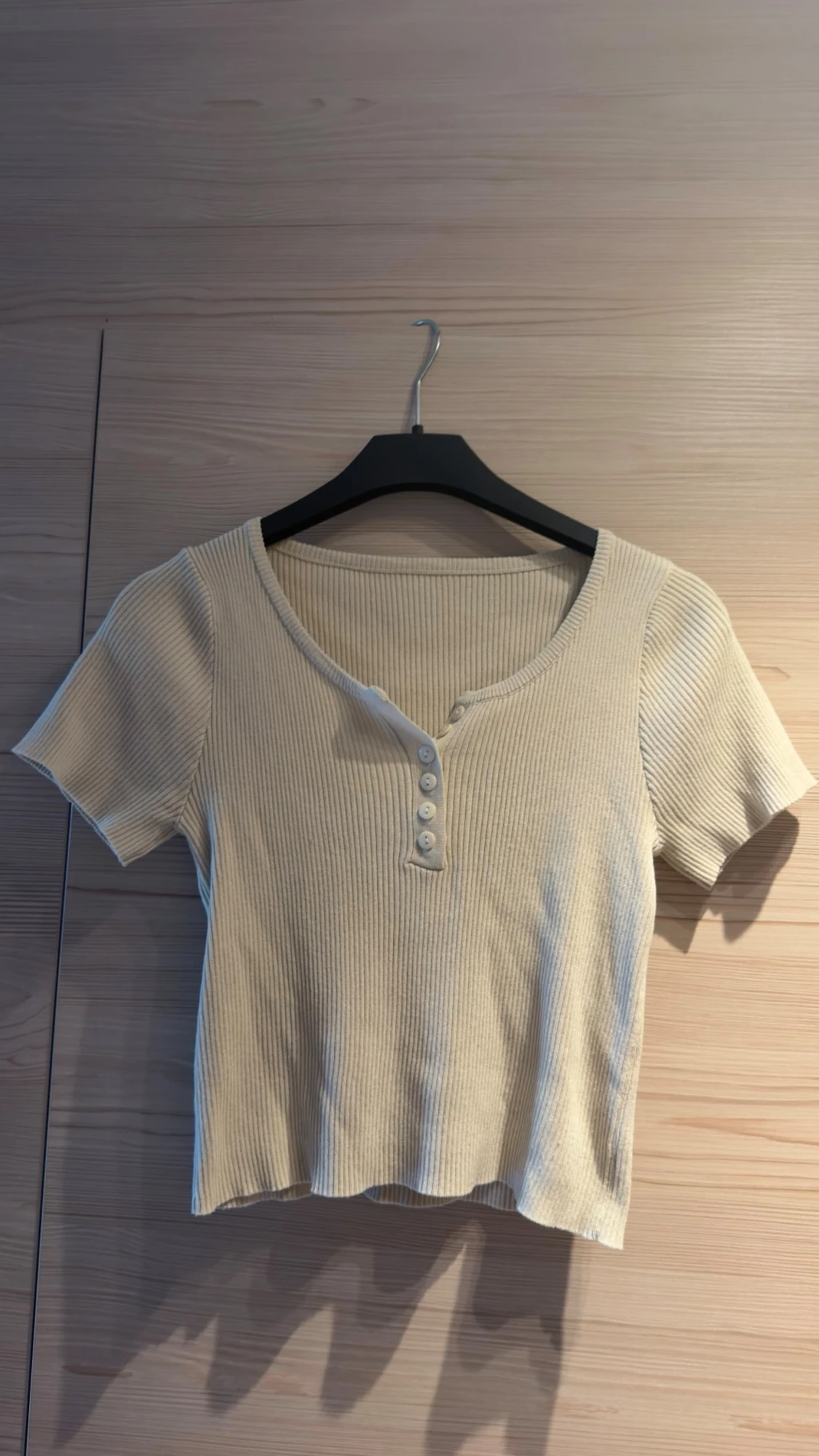 Beige ribbad croppad topp