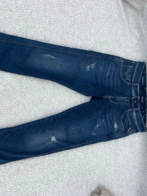 Replay anbass hyperflex jeans  - Väldigt feta Replay jeans. Använda en gång av mig. Ställ frågor om du har! 