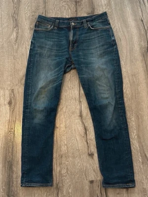 Nudie jeans - Ett par riktigt snygga Nudie jeans i storlek w33 L32. Dom är i modellen brute knut. Hör av er om ni har några frågor!