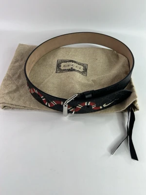 Gucci bälte 75cm - Fint skick, distans finns, 75cm