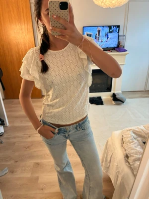 Volang topp - Supersnygg volangtopp. Kolla gärna mina andra annonser! 💌