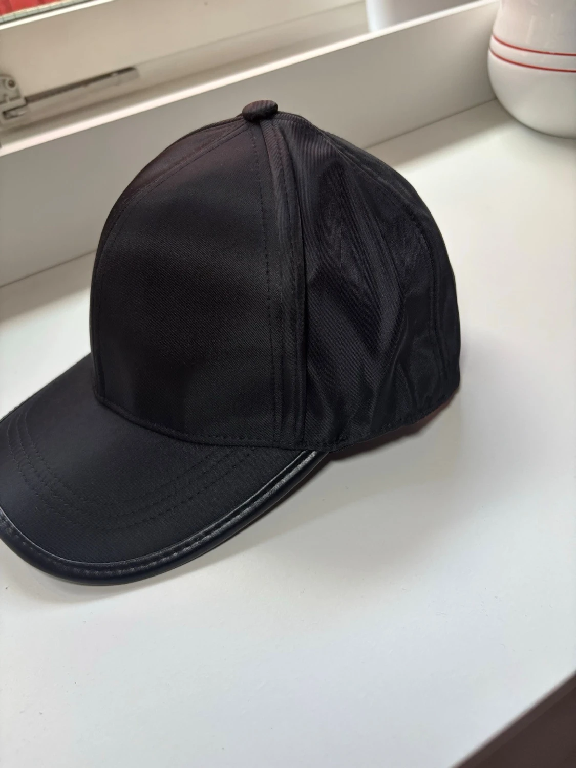 Svart keps från Prada i nylon - 2
