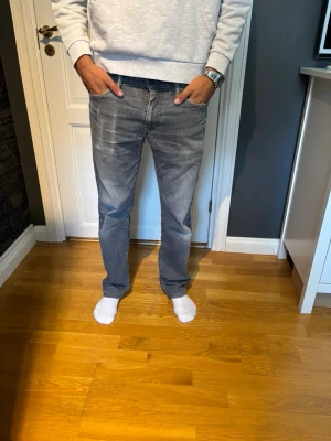 Levis jeans - Mycket bra skick W32 L34