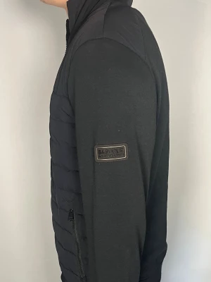 Barbour cardigan - 👕 Plagg: cardigan                                                                  📏 Storlek: M                                                                🏷️ Märke/Modell: Barbour                                           ✨ Skick: Fint skick                                                      💬 Vid frågor är det bara att skriva!                                                                                          🛍️ Gramenti