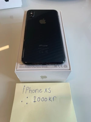 IPhone XS  - IPhone XS i gott skick! Kvitto och original box medföljer.