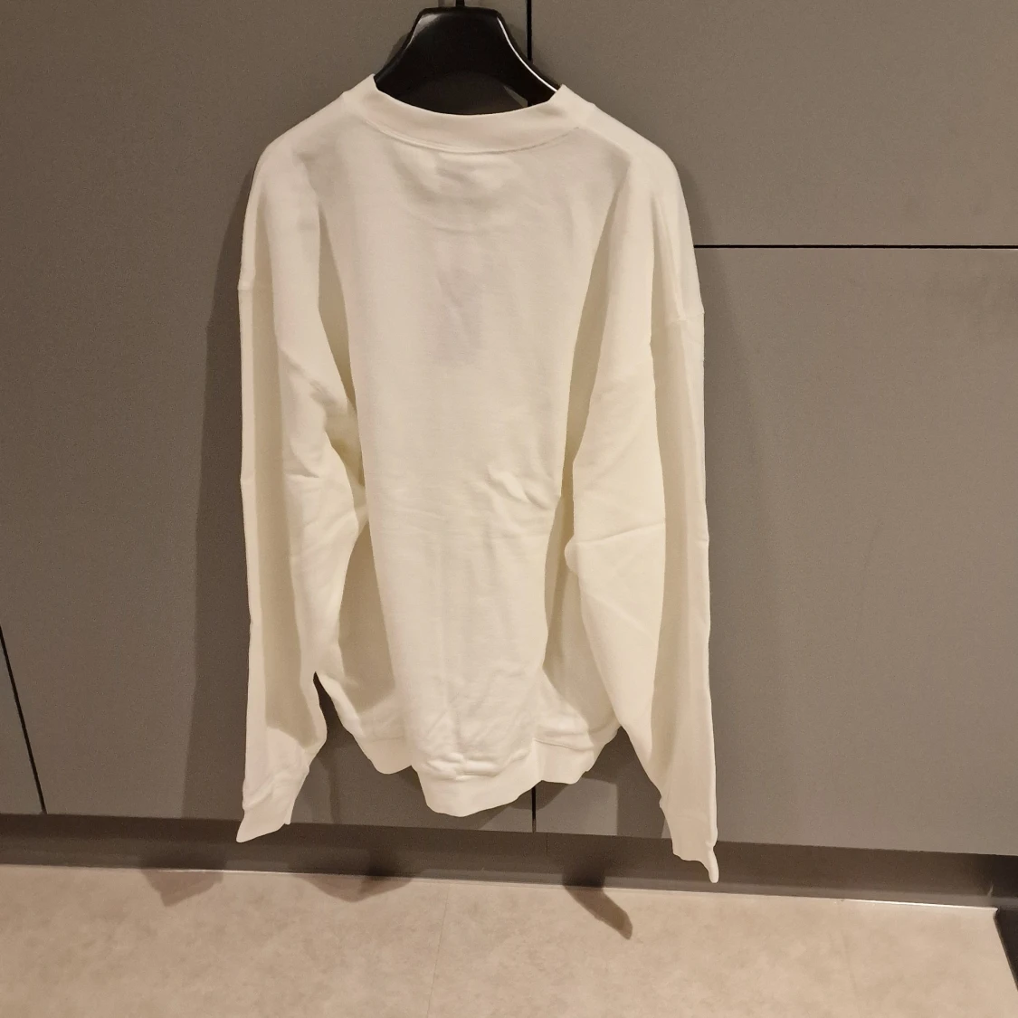 Hugo Boss Vit Sweatshirt i "L" - 90