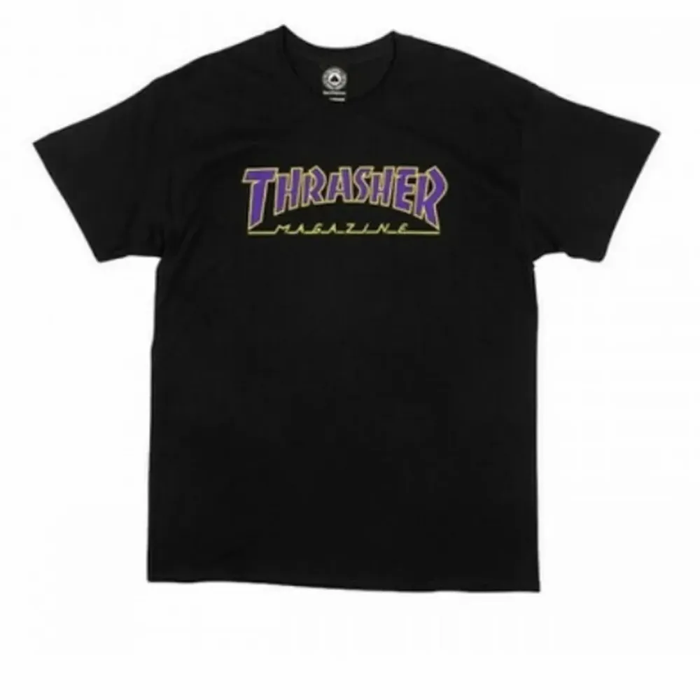 Säljer denna thrasher tshirten då den ej är min stil längre, skriv privat för egna bilder!!. T-shirts.