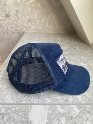 Emilio pendenza velvet keps - Säljer min velvet keps. Nypris 550kr och priset kan diskuteras vid snabb affär 😀