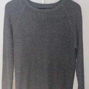 Stickad tröja - Stickad tröja från lager 157, använd väldigt sällan, mycket bra skick. Storlek M men funkar även för S