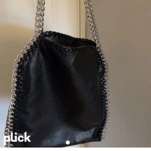 Väska - Svart väska, som inte kommer till andvändning