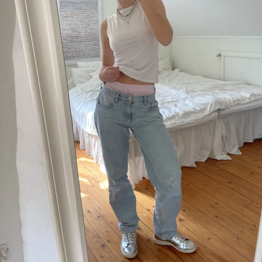 Helt slutsålda jeans från Gina Tricot! Modellen heter boyfriend jeans och kostar nypris 599. Toppenskick!. Jeans & Byxor.
