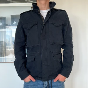 Ralph Lauren Field jacka  - Field jacka från Ralph Lauren - storlek : S - Jackan är i bra skick - pris: 599 sek - nypris: 2800