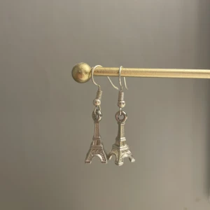 Eiffeltorns örhängen - Oanvända