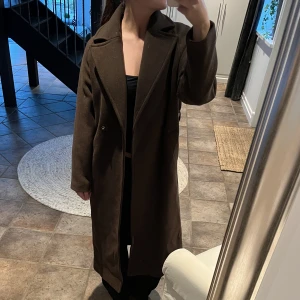 Lång brun kappa!  - Super mysig kappa i brunt.