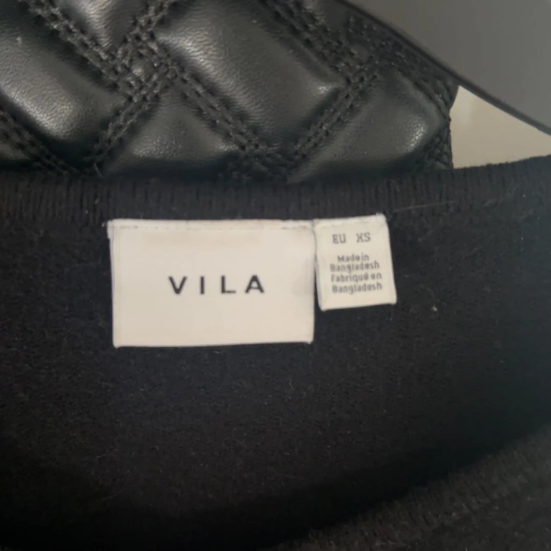 Svart stickad vila tröja - 91